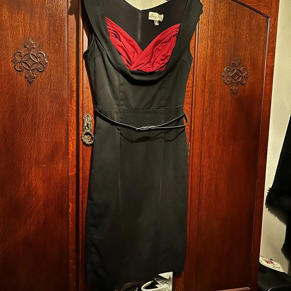 Lindy Bop Pencil Dress - Picture 5 of 5